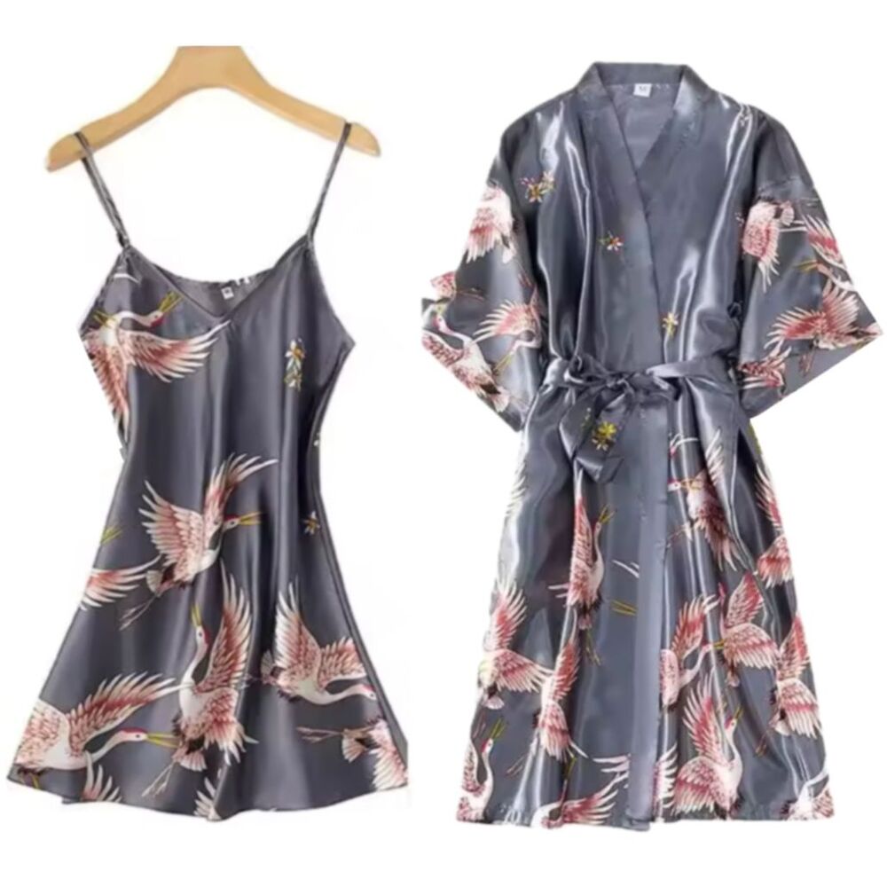 New Gray Elegant Essentials Négligée & Peignoir Set NWT in Small NWT